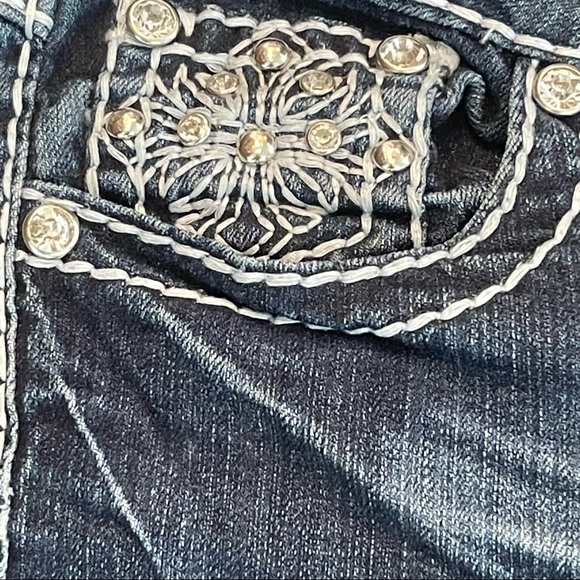 L.A. IDOL Blue Embellished Stretchy Jean Capris w/ Contrasting colored stitching - Picture 3 of 11